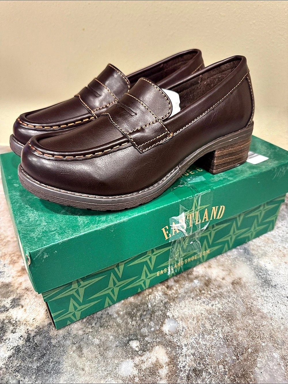 Eastland Holly Brown Penny Loafers US 6.5 M New